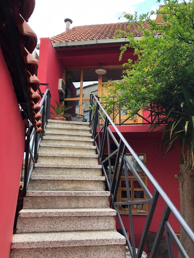 Red Goat Hostel Tirana