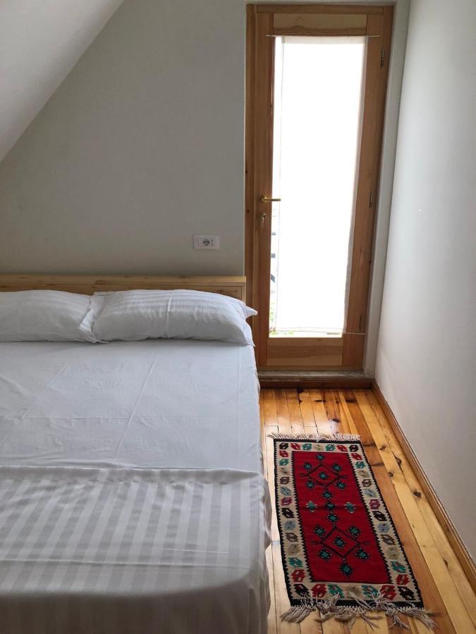 Hostel Red Goat *